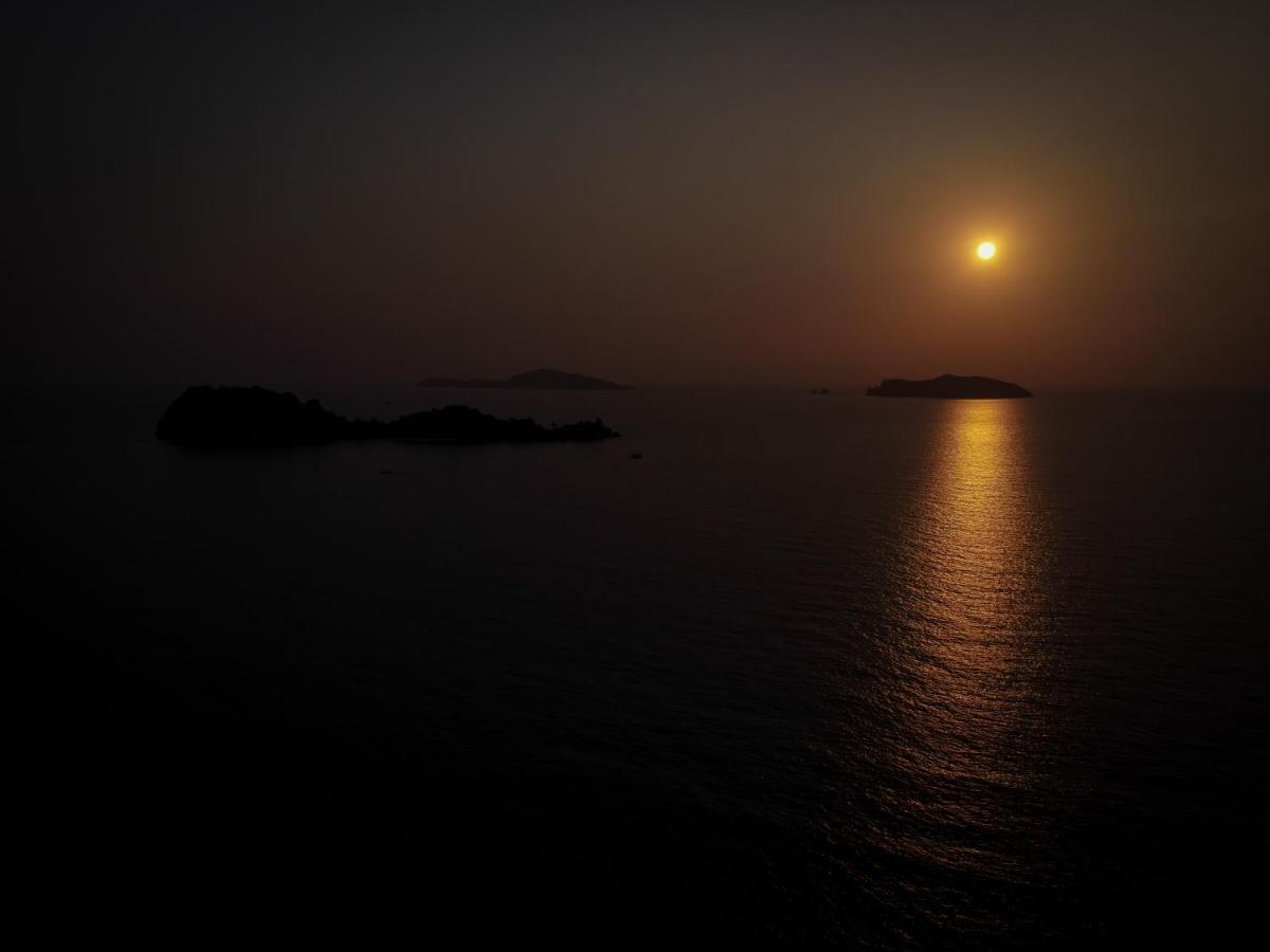 The Nest Private Beach Resort Chumphon Bagian luar foto